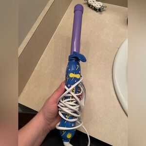 Beachwaver curling iron